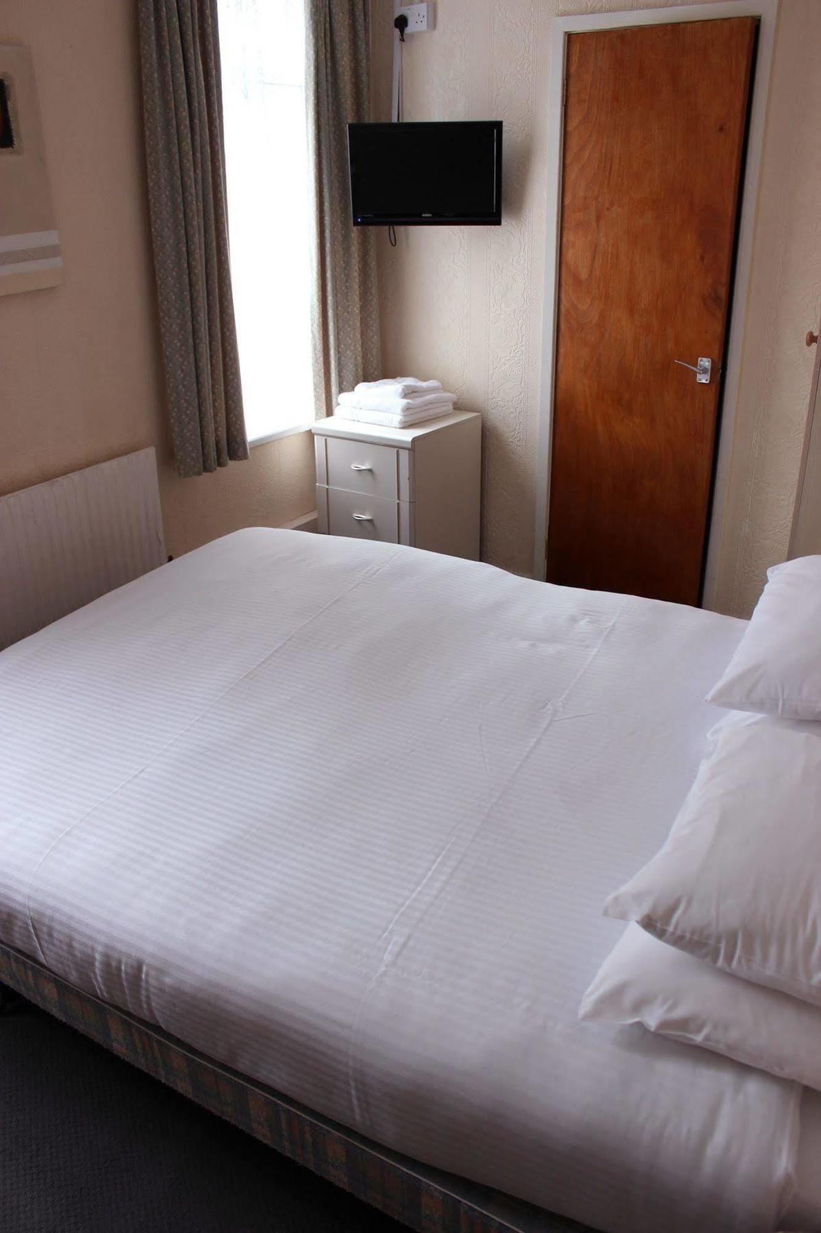 The Colwyn Hotel - Near Pleasure Beach Blackpool Exteriör bild