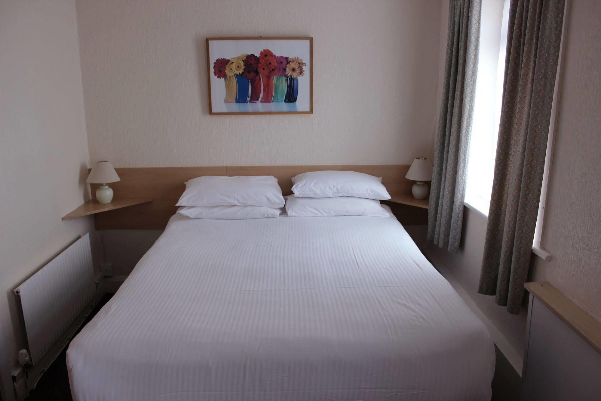 The Colwyn Hotel - Near Pleasure Beach Blackpool Exteriör bild