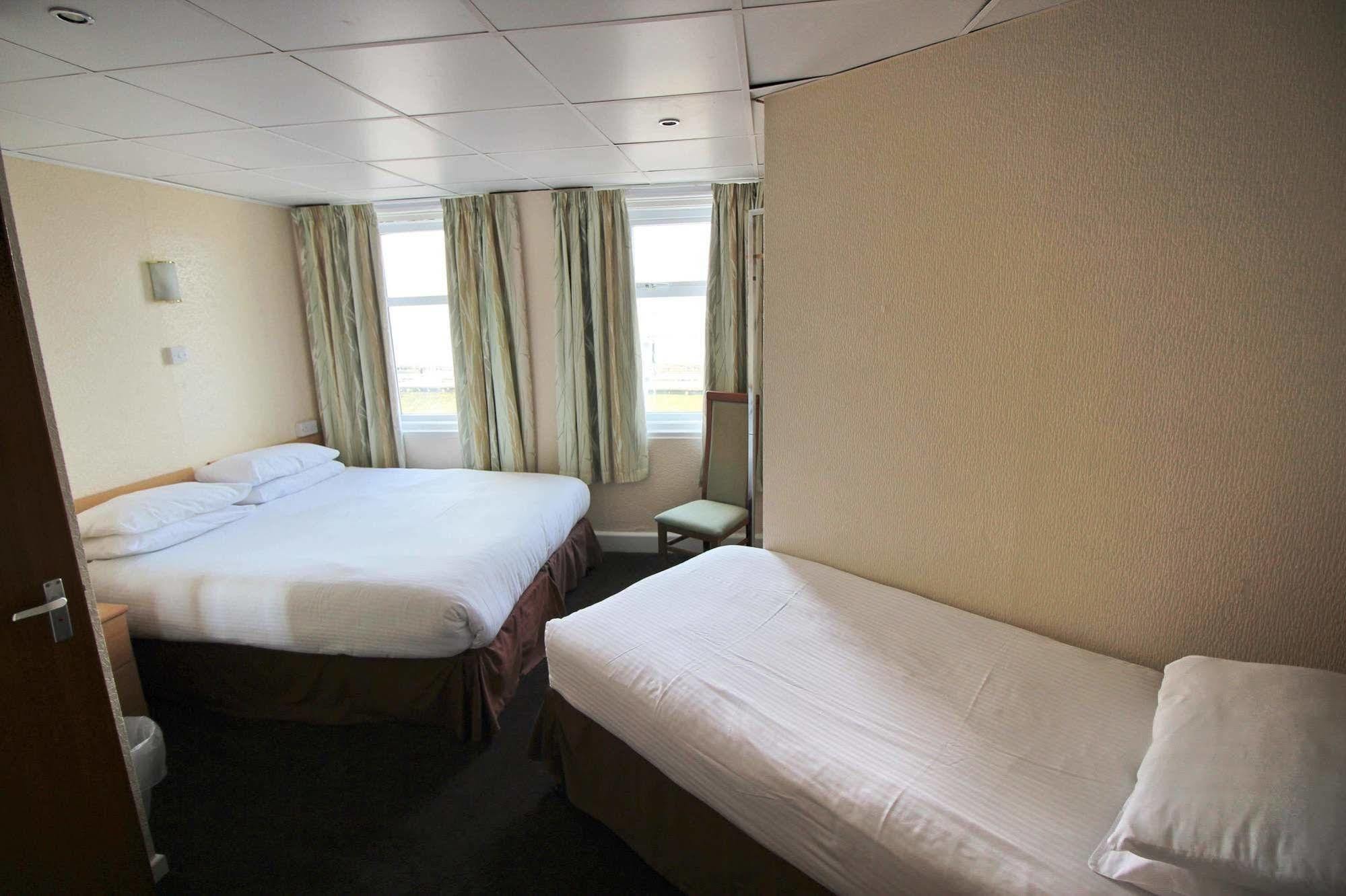 The Colwyn Hotel - Near Pleasure Beach Blackpool Exteriör bild