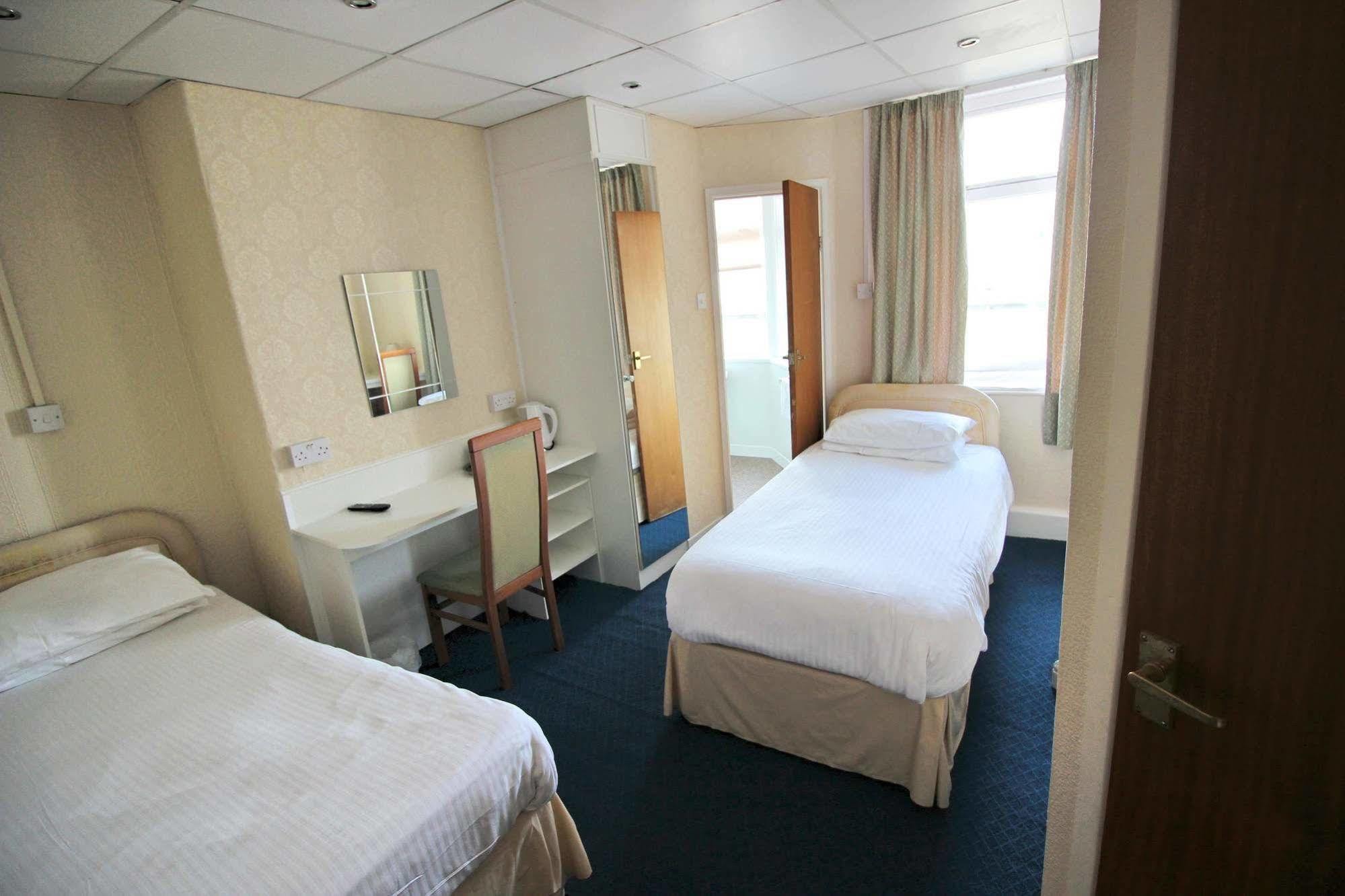 The Colwyn Hotel - Near Pleasure Beach Blackpool Exteriör bild